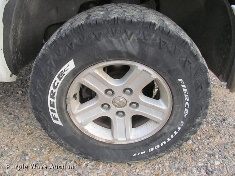 image for item J2559 2007 Dodge Ram 1500 Quad Cab pickup truck