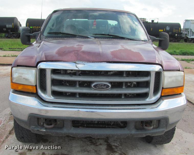 image for item J2560 2000 Ford F250 Super Duty XLT Crew Cab pickup truck