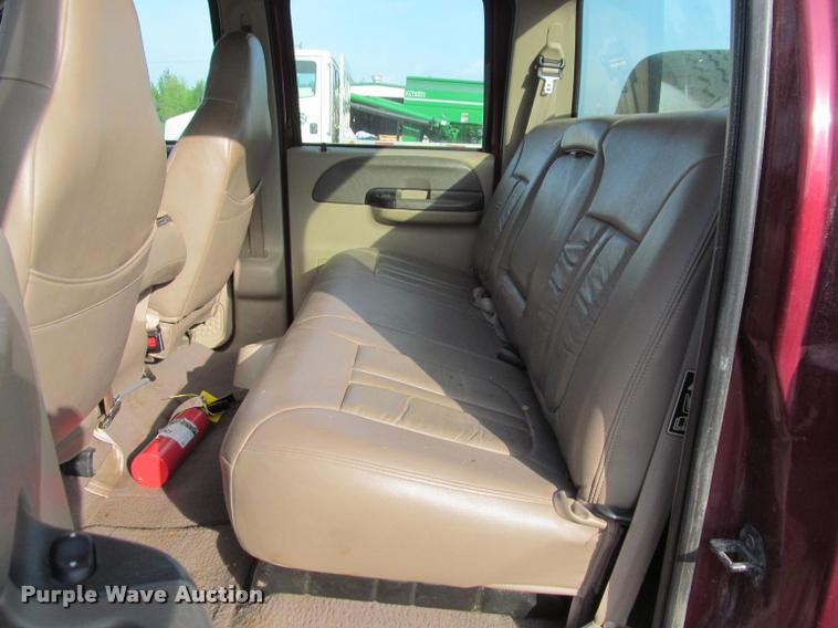 image for item J2560 2000 Ford F250 Super Duty XLT Crew Cab pickup truck