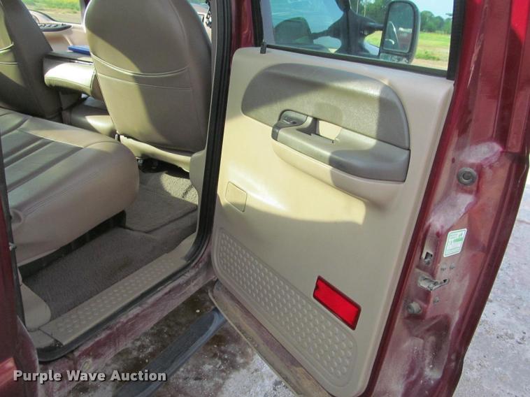 image for item J2560 2000 Ford F250 Super Duty XLT Crew Cab pickup truck