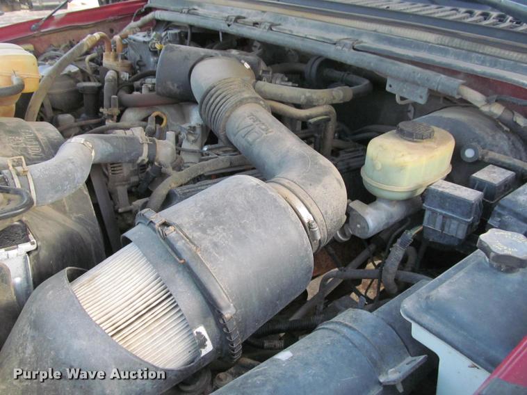 image for item J2560 2000 Ford F250 Super Duty XLT Crew Cab pickup truck