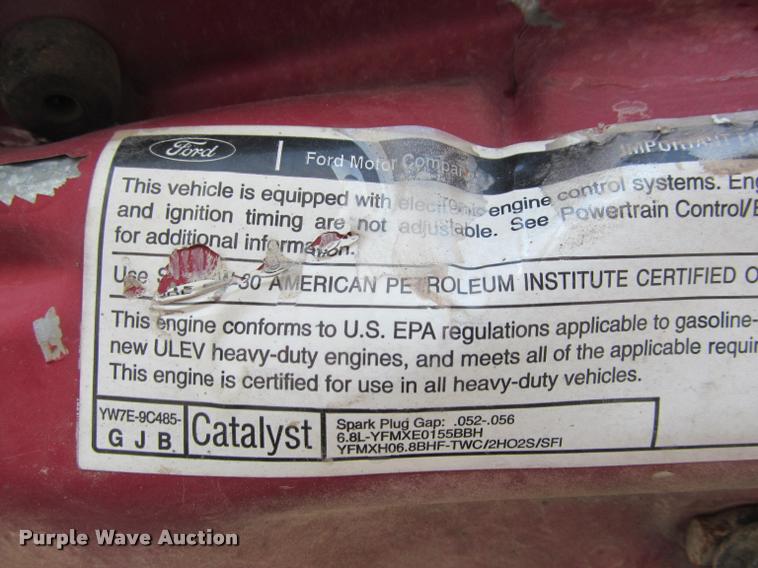 image for item J2560 2000 Ford F250 Super Duty XLT Crew Cab pickup truck