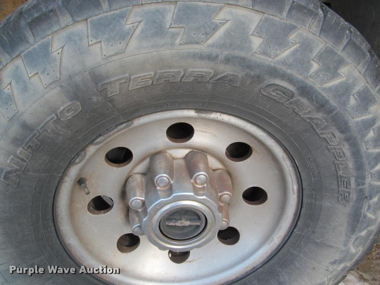 image for item J2560 2000 Ford F250 Super Duty XLT Crew Cab pickup truck