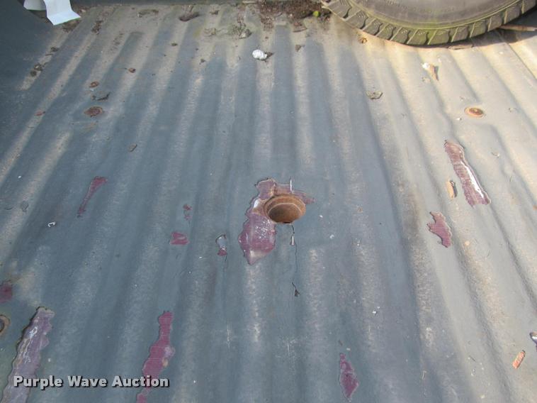 image for item J2560 2000 Ford F250 Super Duty XLT Crew Cab pickup truck