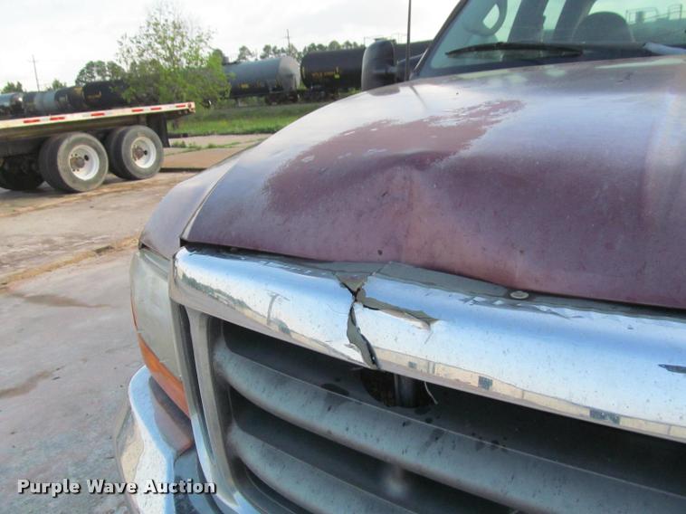 image for item J2560 2000 Ford F250 Super Duty XLT Crew Cab pickup truck