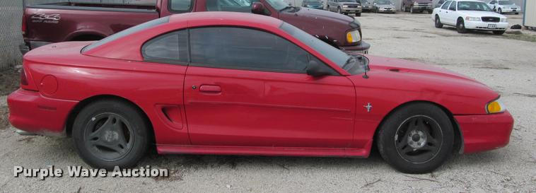 image for item J2568 1997 Ford Mustang