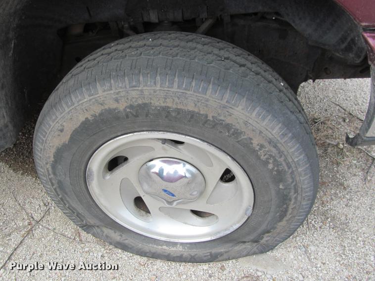 image for item J2569 1997 Ford F150 SuperCab pickup truck