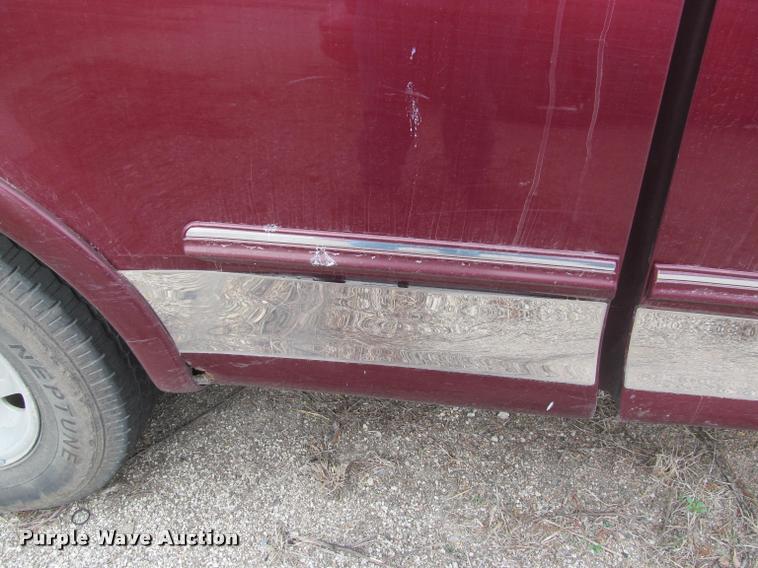 image for item J2569 1997 Ford F150 SuperCab pickup truck