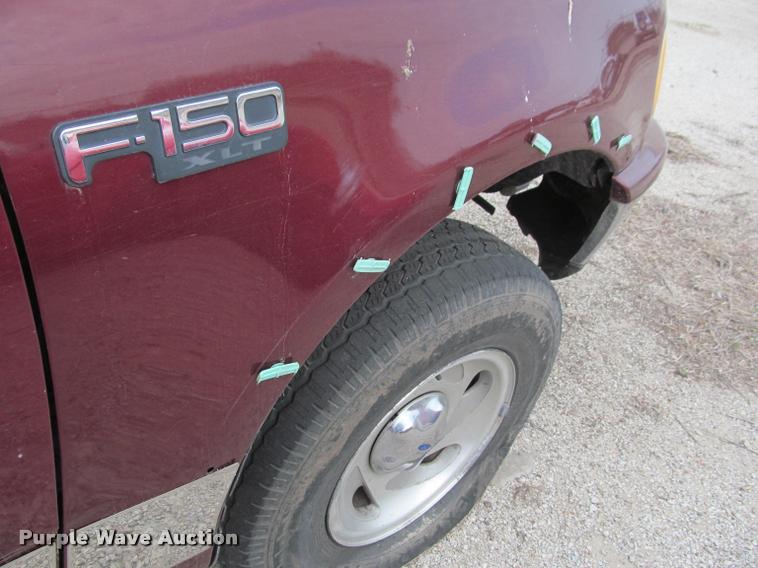 image for item J2569 1997 Ford F150 SuperCab pickup truck