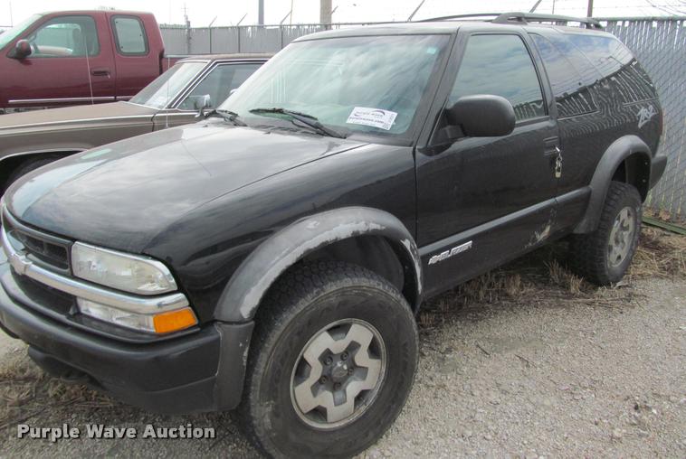 image for item J2571 2002 Chevrolet Blazer ZR-2 SUV
