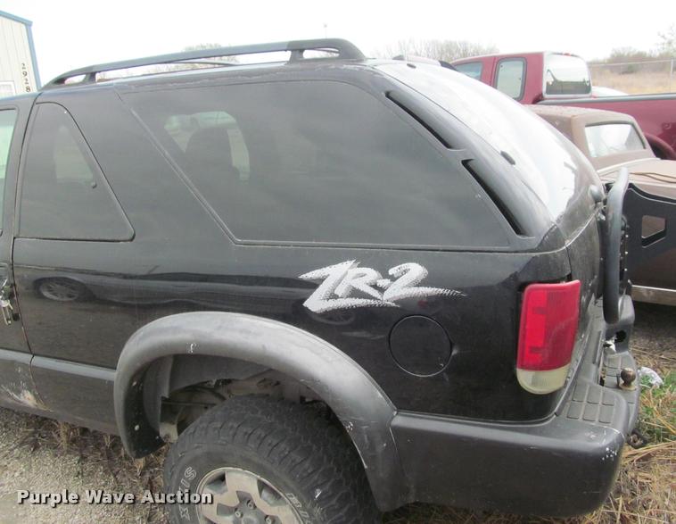 image for item J2571 2002 Chevrolet Blazer ZR-2 SUV
