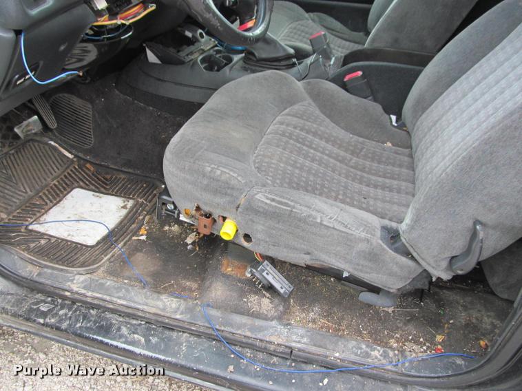 image for item J2571 2002 Chevrolet Blazer ZR-2 SUV