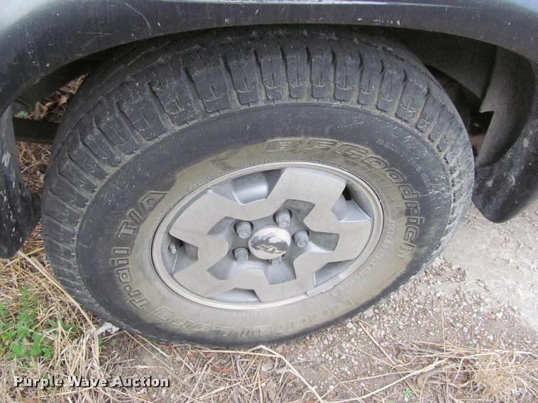 image for item J2571 2002 Chevrolet Blazer ZR-2 SUV