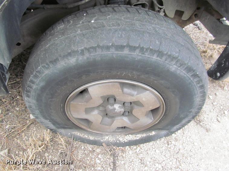 image for item J2571 2002 Chevrolet Blazer ZR-2 SUV