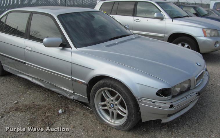 image for item J2572 2001 BMW 740iL