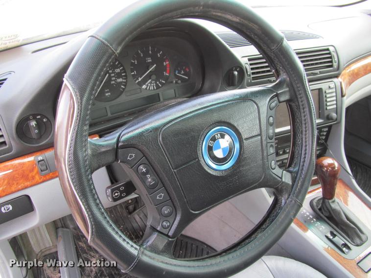 image for item J2572 2001 BMW 740iL