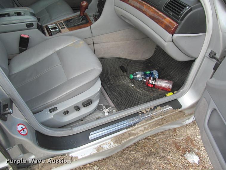 image for item J2572 2001 BMW 740iL