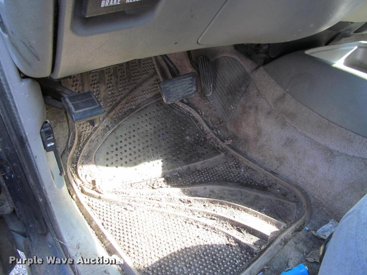 image for item J2574 1999 Chevrolet Blazer SUV