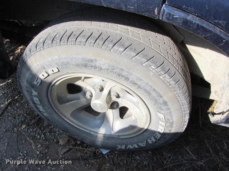 image for item J2574 1999 Chevrolet Blazer SUV