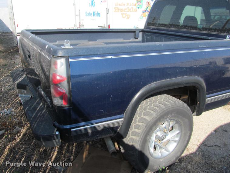 image for item J2576 1998 Chevrolet 1500 Ext. Cab pickup truck