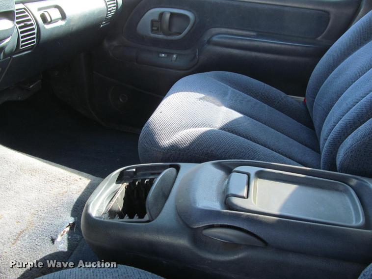 image for item J2576 1998 Chevrolet 1500 Ext. Cab pickup truck