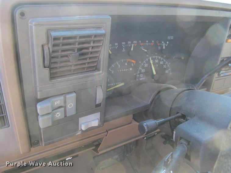 image for item J2580 1994 Chevrolet 1500 Ext. Cab pickup truck