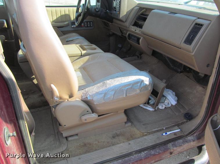 image for item J2580 1994 Chevrolet 1500 Ext. Cab pickup truck