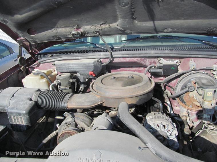 image for item J2580 1994 Chevrolet 1500 Ext. Cab pickup truck