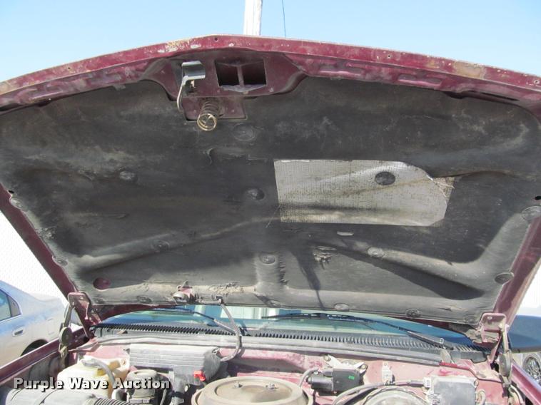 image for item J2580 1994 Chevrolet 1500 Ext. Cab pickup truck