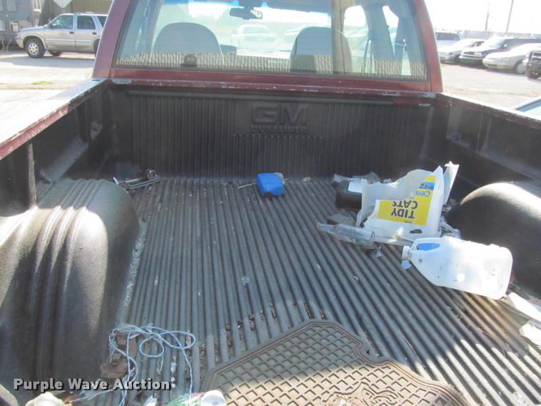 image for item J2580 1994 Chevrolet 1500 Ext. Cab pickup truck