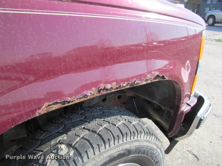 image for item J2580 1994 Chevrolet 1500 Ext. Cab pickup truck