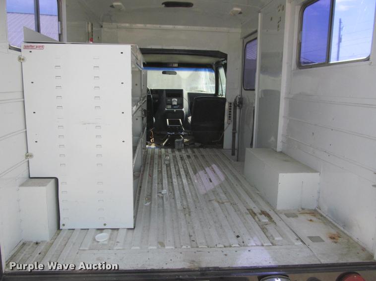 image for item J2584 1988 Chevrolet G30 box truck