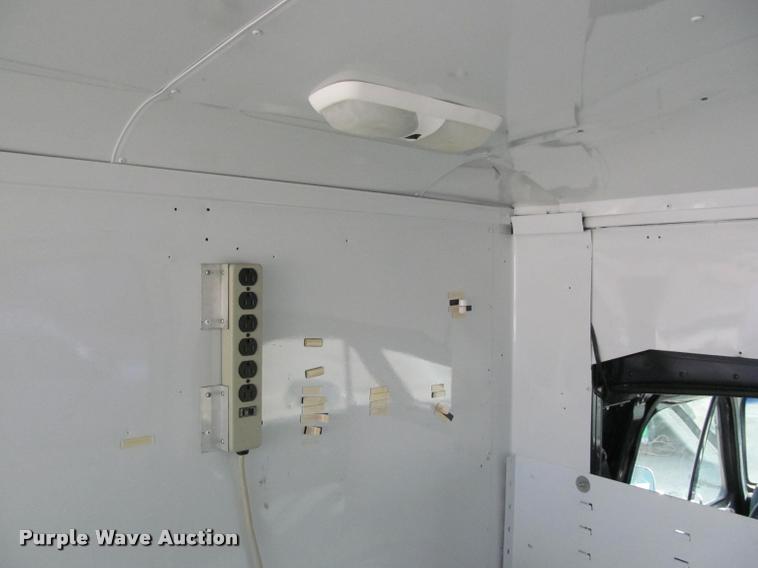 image for item J2584 1988 Chevrolet G30 box truck