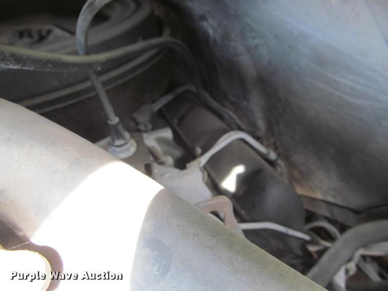 image for item J2584 1988 Chevrolet G30 box truck