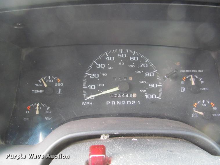 image for item J2585 1995 Chevrolet S10 pickup truck