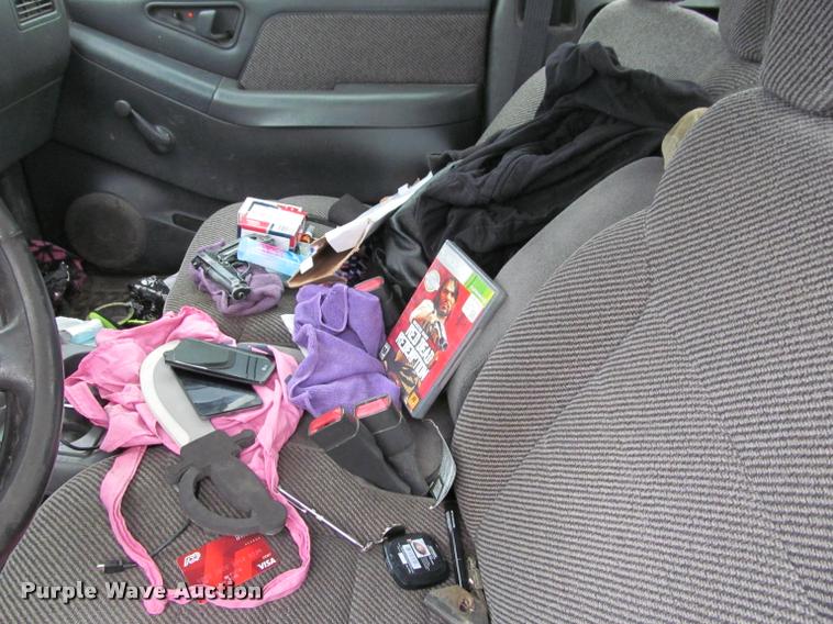 image for item J2585 1995 Chevrolet S10 pickup truck