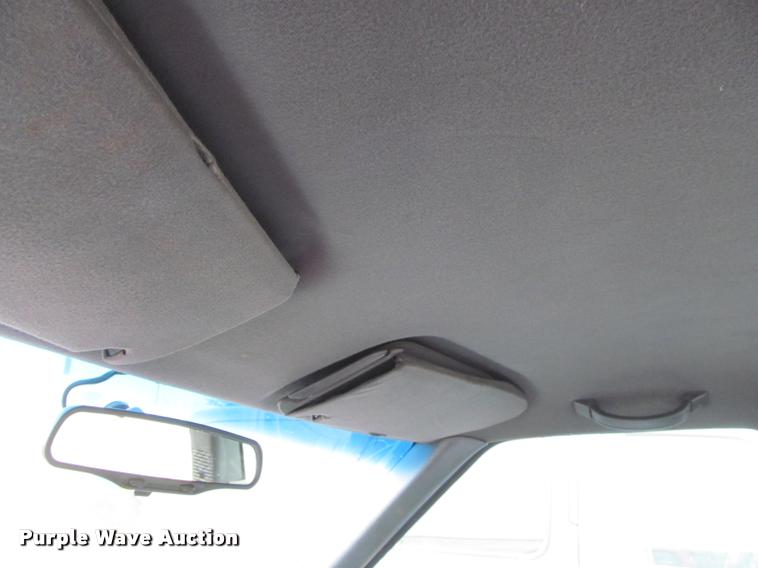 image for item J2585 1995 Chevrolet S10 pickup truck