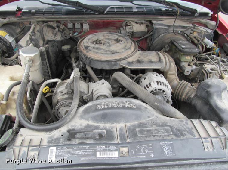 image for item J2585 1995 Chevrolet S10 pickup truck