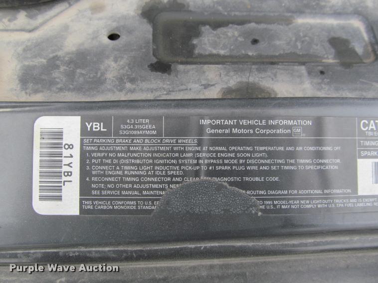 image for item J2585 1995 Chevrolet S10 pickup truck