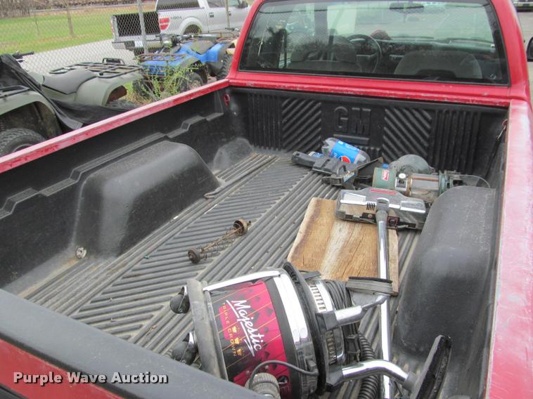 image for item J2585 1995 Chevrolet S10 pickup truck