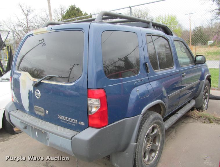 image for item J2586 2002 Nissan Exterra SE SUV