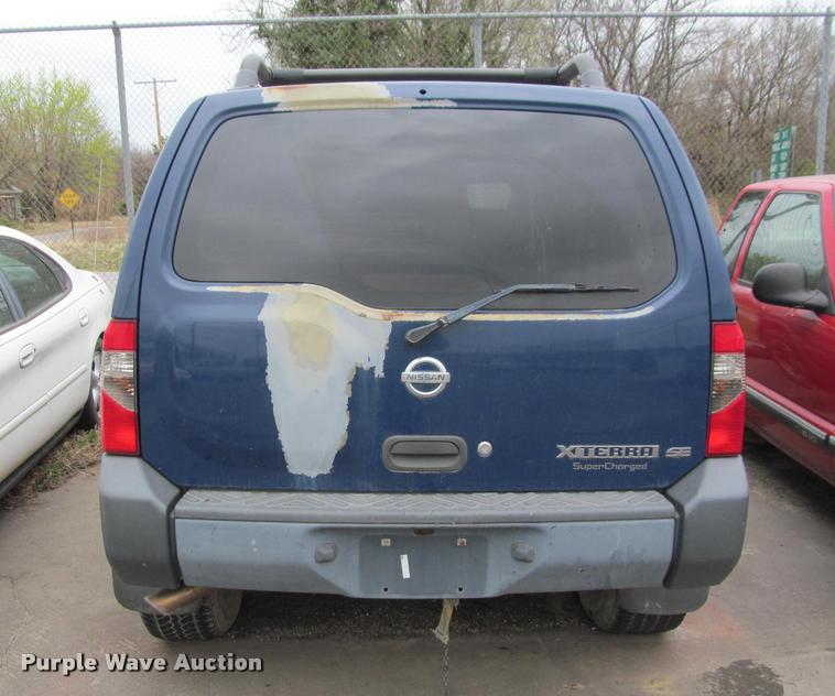 image for item J2586 2002 Nissan Exterra SE SUV