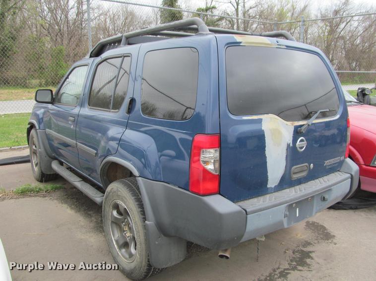 image for item J2586 2002 Nissan Exterra SE SUV