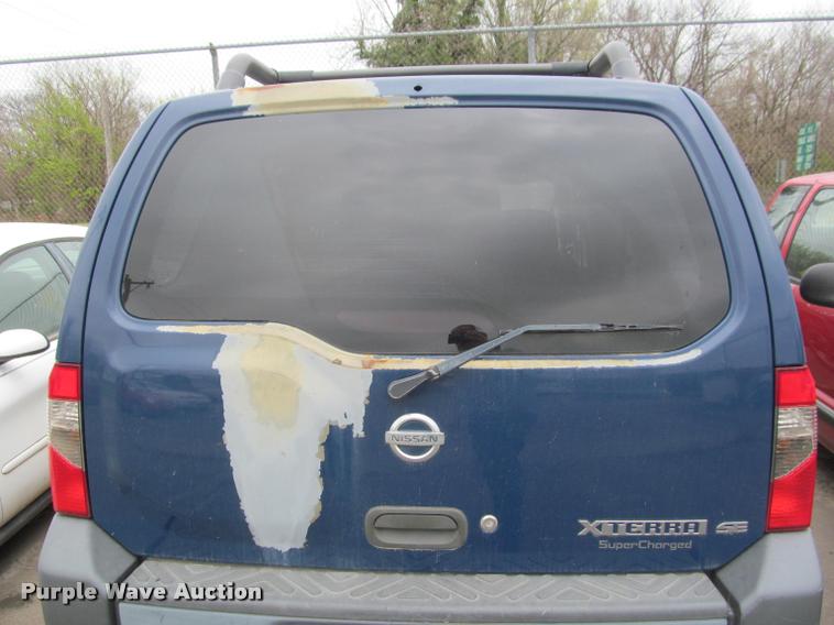 image for item J2586 2002 Nissan Exterra SE SUV