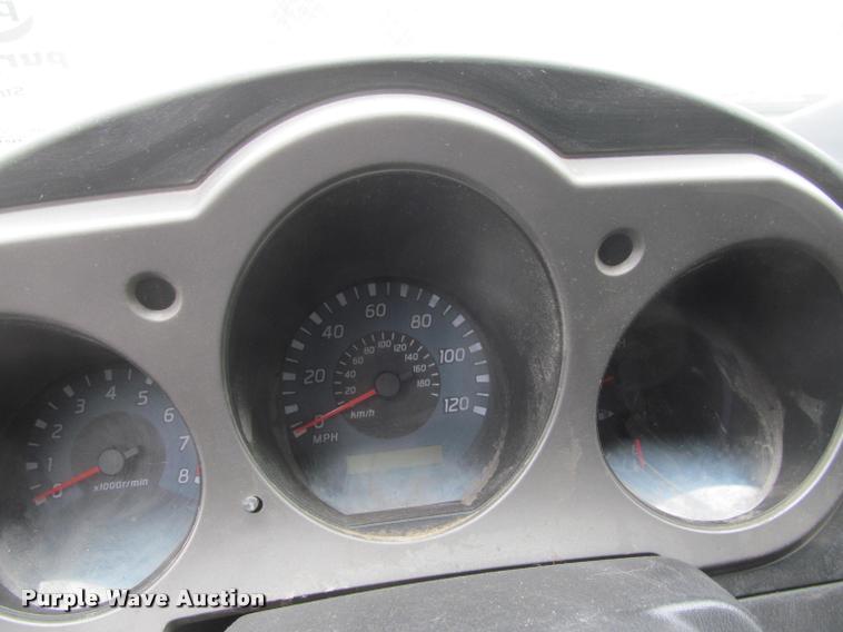 image for item J2586 2002 Nissan Exterra SE SUV