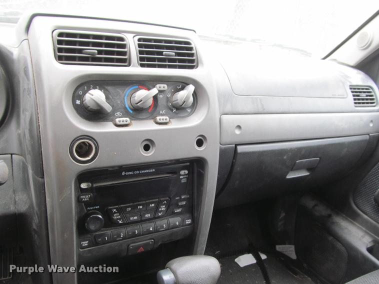 image for item J2586 2002 Nissan Exterra SE SUV