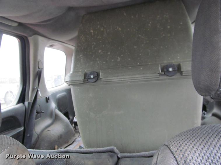 image for item J2586 2002 Nissan Exterra SE SUV