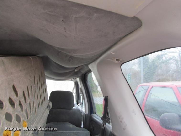 image for item J2586 2002 Nissan Exterra SE SUV