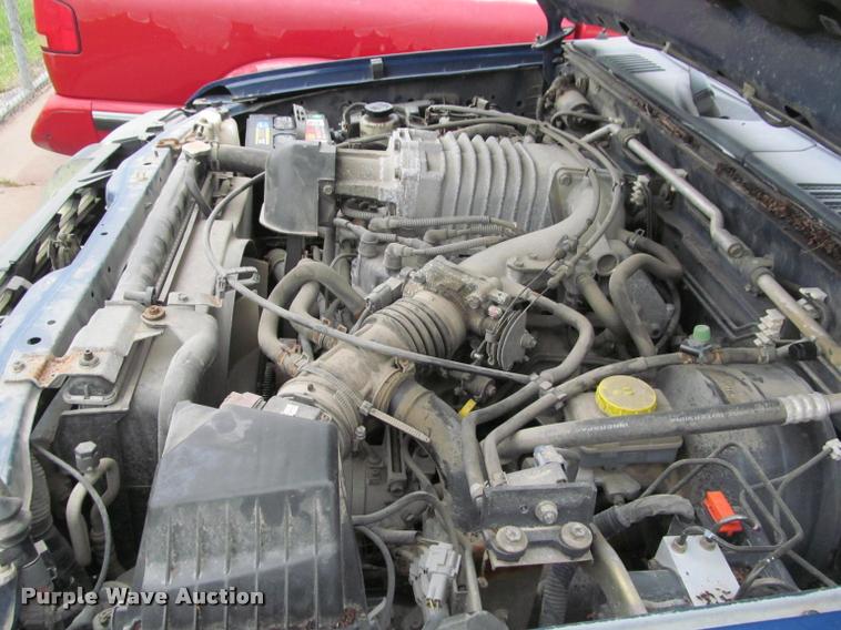 image for item J2586 2002 Nissan Exterra SE SUV