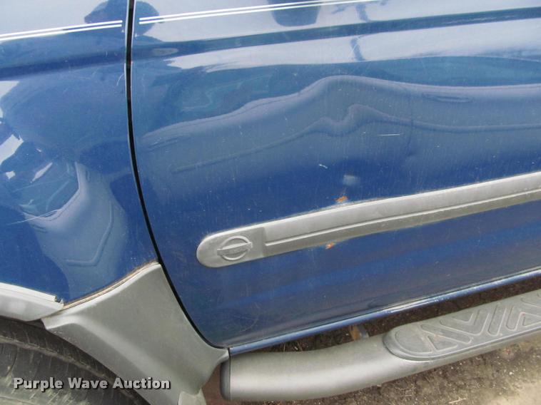image for item J2586 2002 Nissan Exterra SE SUV